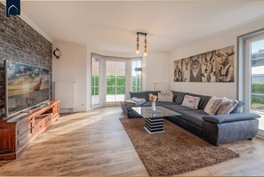 TV, table tennis, books, stereo