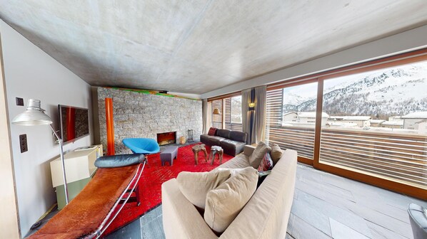 Télévision, cheminée