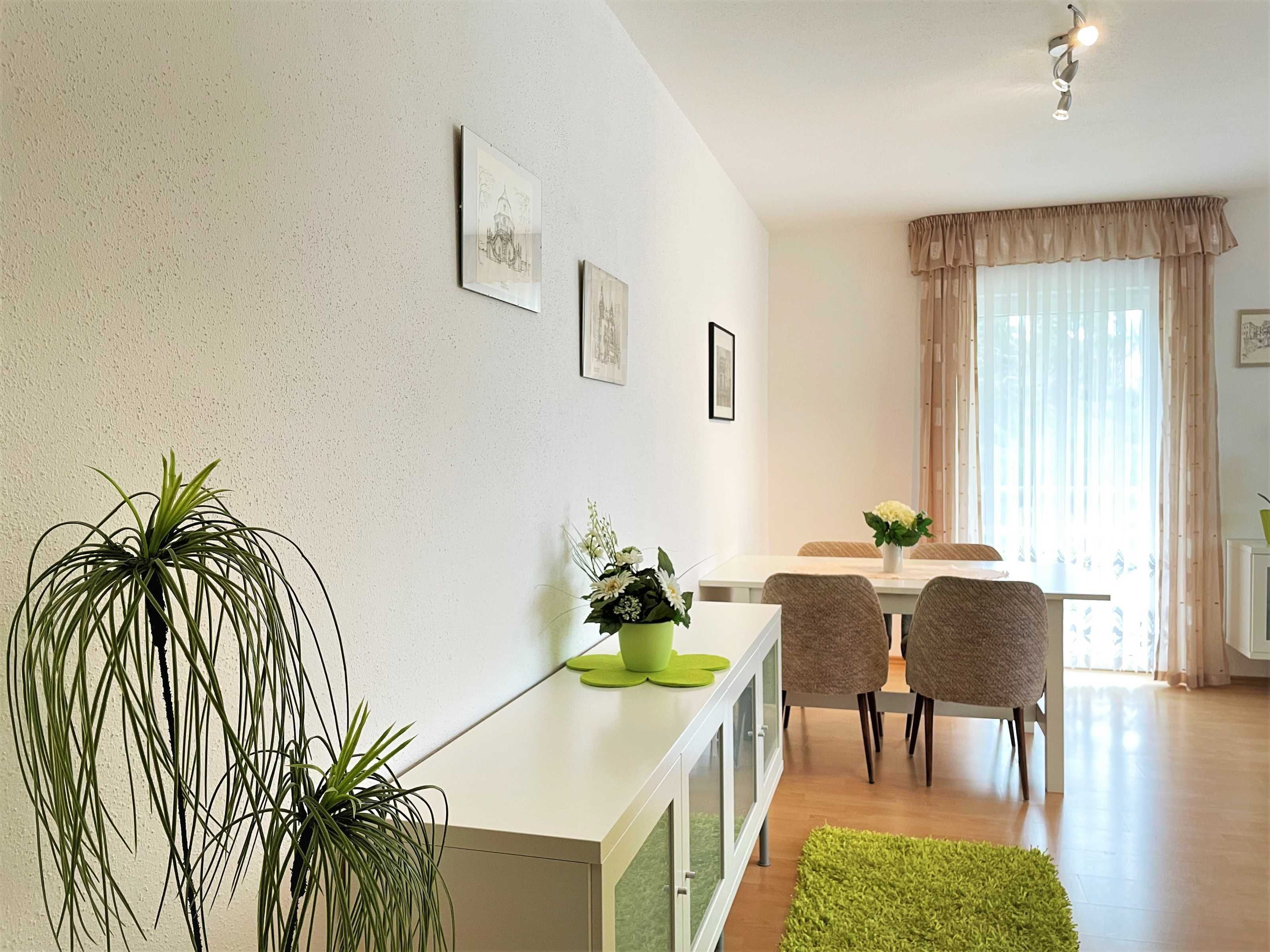 Blick ins Wohnzimmer