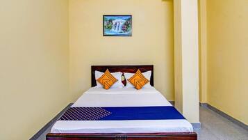 Deluxe Double Room | Desk, laptop workspace, free WiFi, bed sheets