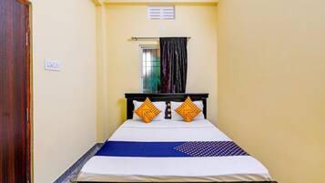 Deluxe Double Room | Desk, laptop workspace, free WiFi, bed sheets