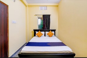 Deluxe Double Room | Desk, laptop workspace, free WiFi, bed sheets