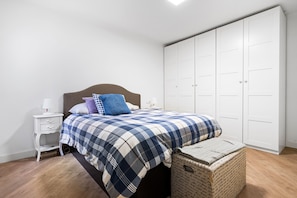 1 chambre, fer et planche à repasser, Wi-Fi, draps fournis
