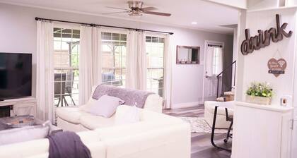 Private Backyard - Beautiful 3 BR, Expansive Patio, Grill