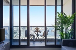 Interior - A Modern 2BR Apt with Harbour Views, FREE Parking (Melbourne)