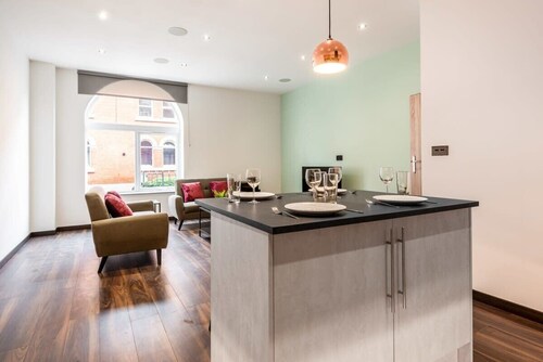 Fabulous 2 Bed Apartment in the Heart of Hull