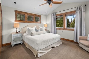 4 bedrooms, WiFi, bed sheets - Centrally Located & Suncadia Pool Access (Cle Elum)