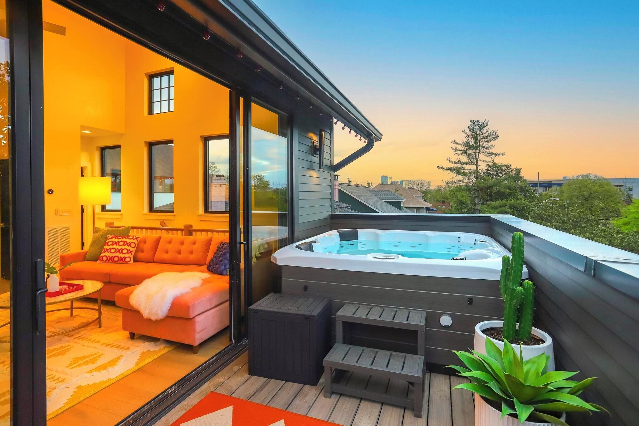 Summer End Sale! 2 Adjacent Homes w/ 2 Hot Tubs