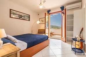 2 bedrooms, iron/ironing board, WiFi
