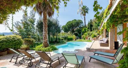 Large holiday villa with private pool and panoramic sea view