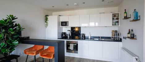 公寓 | 私人廚房 | 電冰箱、微波爐、烤箱、爐台