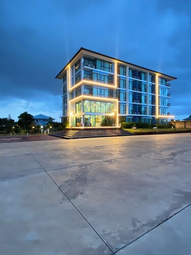 arunsakhon luxury condo