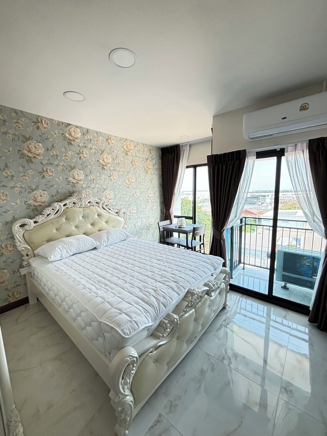 Gold | Terrace/patio