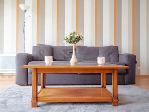 Living area - Bel Appartement à 10 min à Pied du RER E (Rosny-sous-Bois)