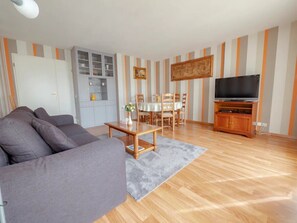 Living area - Bel Appartement à 10 min à Pied du RER E (Rosny-sous-Bois)