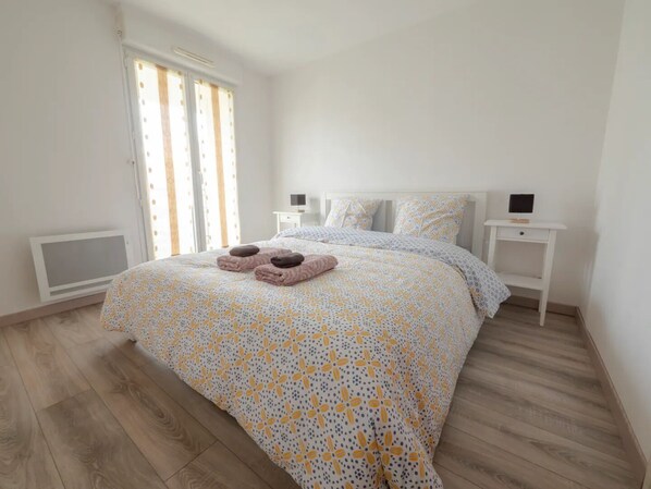 3 bedrooms, iron/ironing board, WiFi, bed sheets - Bel Appartement à 10 min à Pied du RER E (Rosny-sous-Bois)
