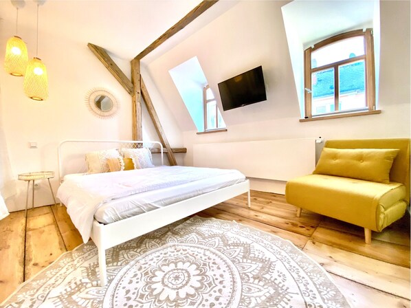 1 bedroom, WiFi, bed sheets