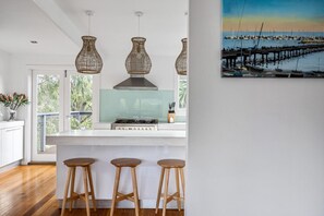 Coffee/tea maker, cookware/dishes/utensils - Front Beach House Blairgowrie - 1 bedroom for 2 guests - Pool, spa, walk to beach and shops! (Blairgowrie)