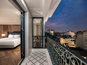Signature Suite City view with Balcony - L'Signature Hotel & Spa (Hanoi)