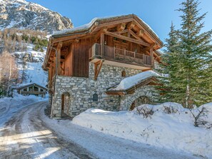 Exterior - Luxury Chalet with Spacious Interiors, Fireplace, Sauna, and Mountain Atmosphere (Val-d'Isère)