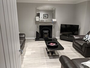 Smart TV, fireplace - Castleshaw Holiday Home (Castlerock)