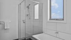 Shower, hair dryer - Igneous Ridge - Calm and Quiet Retreat (Port Fairy)