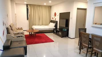 4 bedrooms, down comforters, pillowtop beds, iron/ironing board