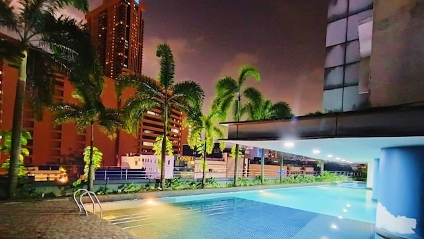 Down comforters, pillowtop beds, iron/ironing board, WiFi (free) - Taragon Time Service Apartment  (Kuala Lumpur)