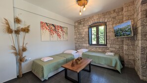 1 habitación, tabla de planchar con plancha, wifi gratis y ropa de cama 