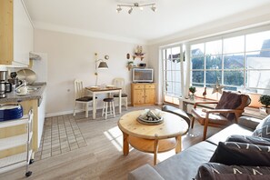 TV, DVD player, aparelho de som