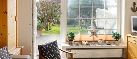 Télévision, lecteur de DVD, chaîne hi-fi