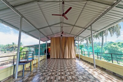 The Penthouse at Roy Mansion - Janthra, Belman
