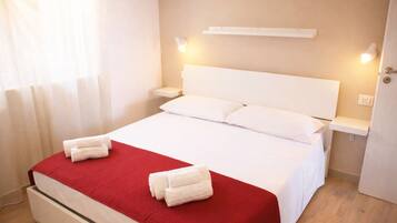 City Apartment, 1 Bedroom, Air conditioning, Sea View | In-room safe, blackout curtains, soundproofing, free WiFi