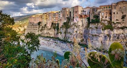 BLOOM Tropea