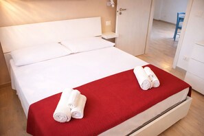 City Apartment, 1 Bedroom, Air conditioning, Sea View | In-room safe, blackout drapes, soundproofing, free WiFi - BLOOM Tropea (Ricadi)