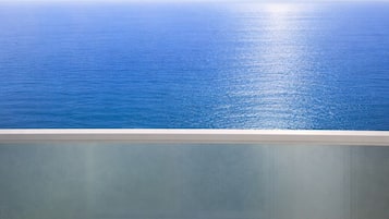 Royal-Apartment, Klimaanlage, Meerblick | Terrasse/Patio
