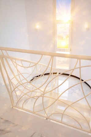 Royal Apartment, Air conditioning, Sea View | In-room dining