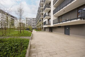 Property grounds - Cosy Apartment With Parking by Renters (Warsaw)