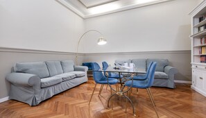 公寓 (1 Bedroom) | 起居區 | 電視