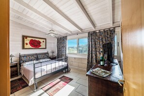 4 bedrooms, WiFi, bed sheets - Villa Civico 32 Near The Sea With Pool (Carpignano Salentino)