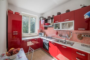 Fridge, microwave, oven, stovetop - Villa Civico 32-2 Countryside And Pool (Carpignano Salentino)