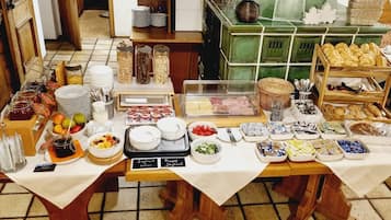 Petit déjeuner buffet compris tous les jours