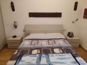 1 Schlafzimmer, Bügeleisen/Bügelbrett, Bettwäsche