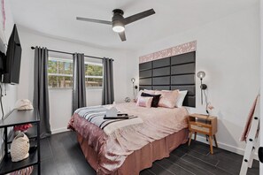 3 Schlafzimmer, Schreibtisch, kostenloses WLAN, Bettwäsche