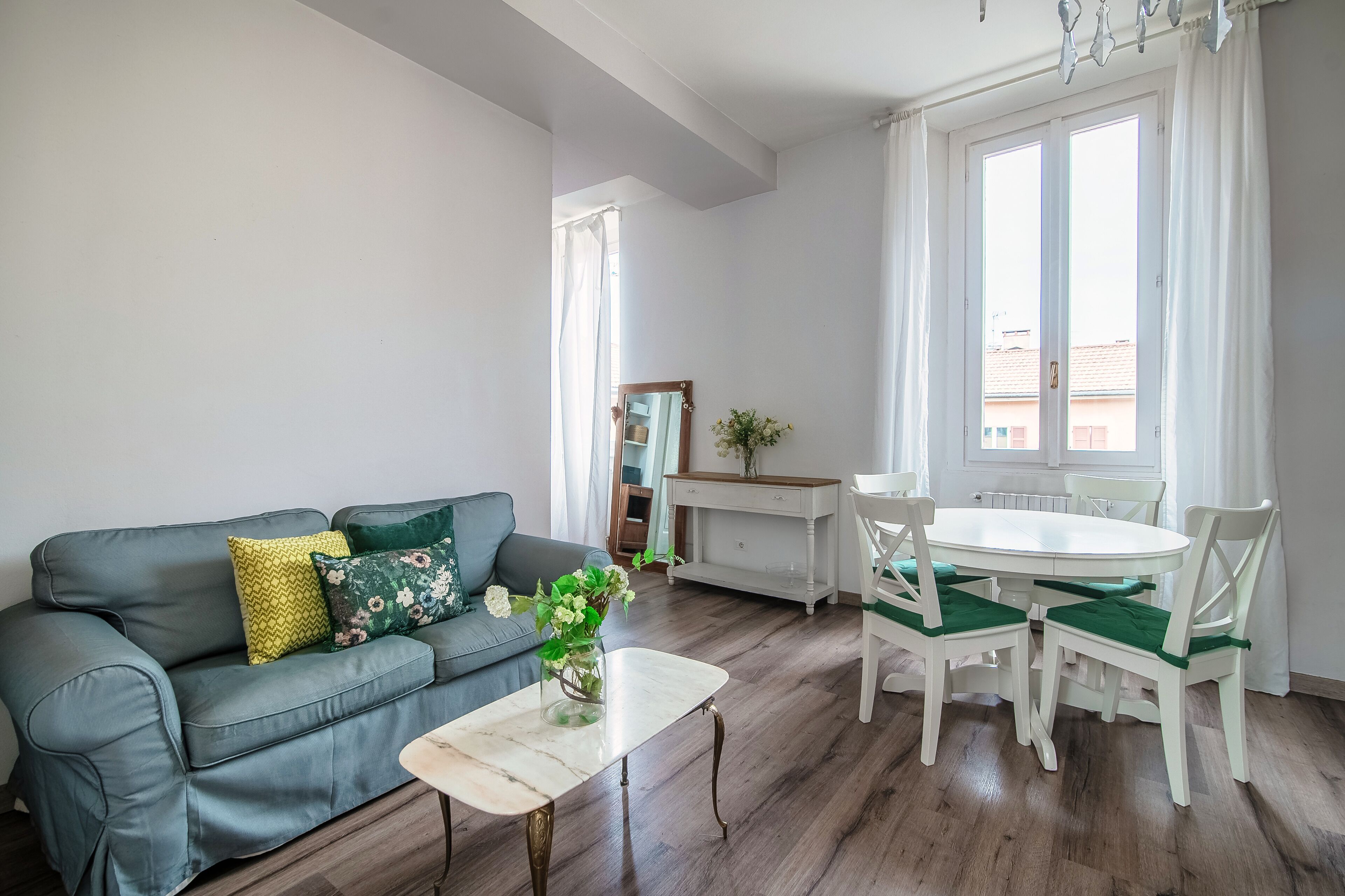 Apartment | Living area | 30-inch TV with digital channels