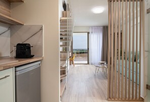 Espacio para trabajar con laptop y sistema de insonorización 