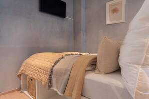 1 bedroom, desk, iron/ironing board, free WiFi