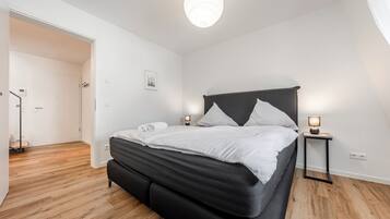 3 habitaciones, escritorio, tabla de planchar con plancha y wifi gratis