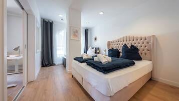 3 habitaciones, escritorio, tabla de planchar con plancha y wifi gratis