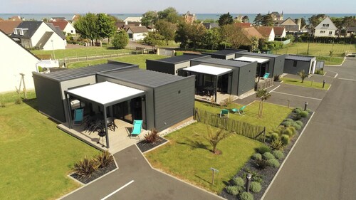 Residence Belle Plage: "Bois Flotté" chalet, 300m from Gold Beach (D-Day landing beach)